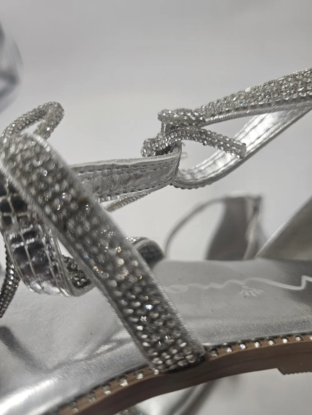 Nina Kids Solace Silver Rhinestone Bow Sandals Youth Size 2 Dress Shoes